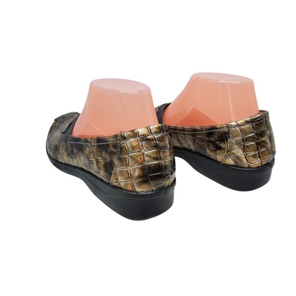 Womens Easy Street Slide On Alligator Pattern Leather Silver,Brown Loafers - Picture 6 of 8